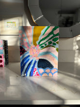 Load image into Gallery viewer, Thoughtful Floral